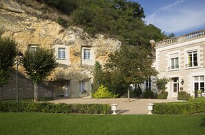 Front of property - Les Hautes Roches (Rochecorbon)