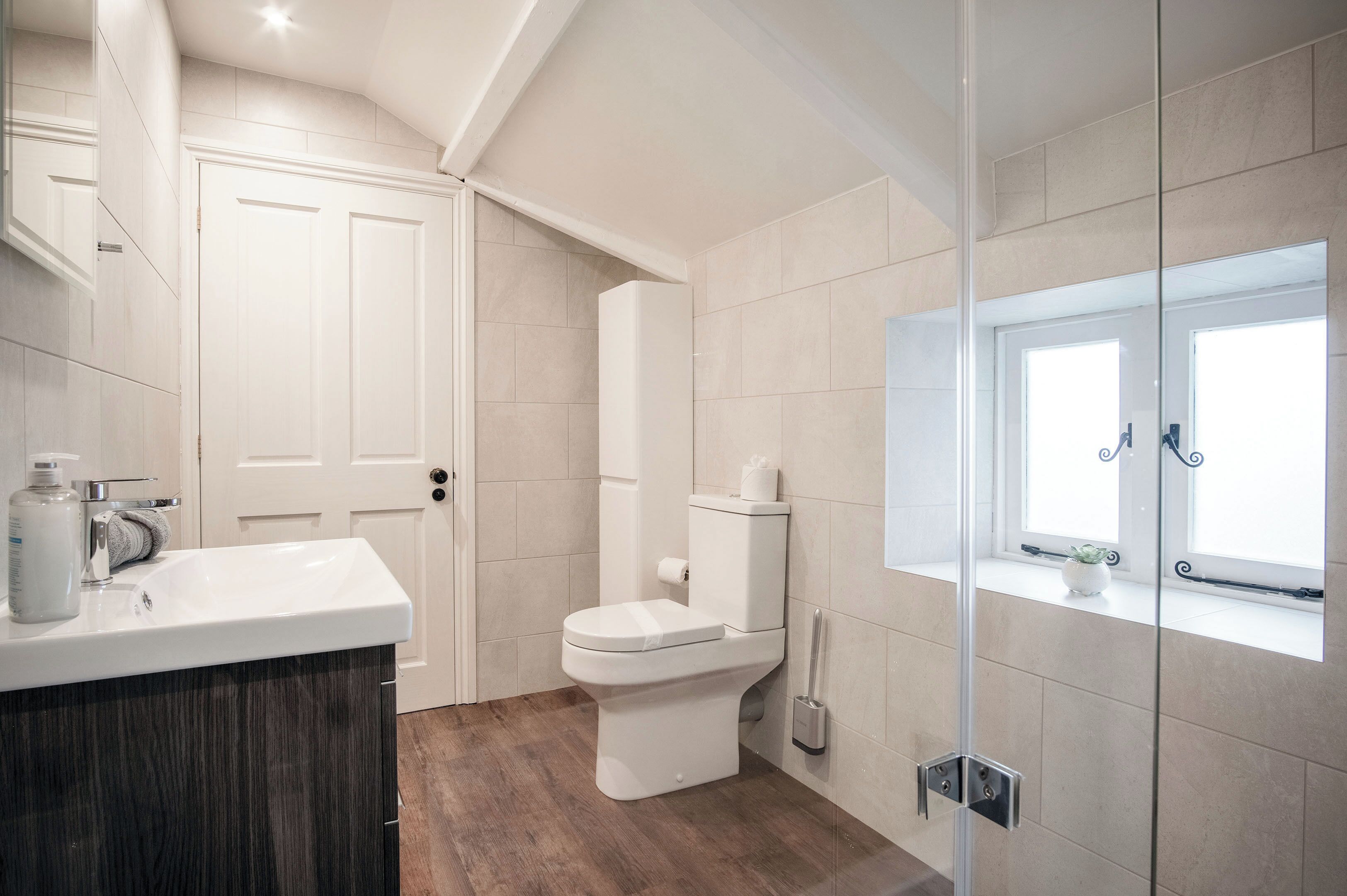 淋浴/盆浴组合、吹风机、毛巾