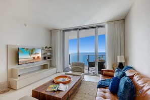 TV, offices - Insane Ocean View Balcony  Beachfront Condo Pool (Hollywood)