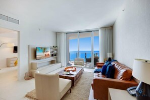 TV, offices - Insane Ocean View Balcony  Beachfront Condo Pool (Hollywood)