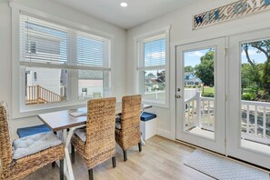 Dining - High Tide Hideaway by Seaside Vacations & Sales (Chincoteague Island)