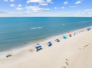 Beach nearby - Knee Deep: 4BR SGI Home - Pri. Pool, Pet Friendly, Sleeps 10, Amazing Location! (St. George IUsland)