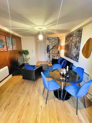 Standard Apartment | Living area | 40-inch LCD TV with cable channels - Centrally Located Loft Apartment (Sheffield)
