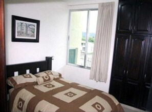 Business Apartment | Free WiFi, bed sheets