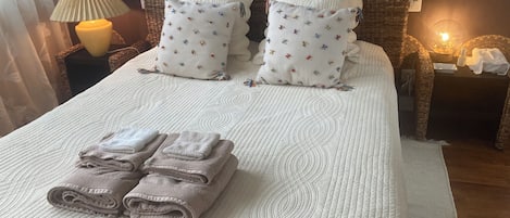 2 bedrooms, WiFi, bed sheets