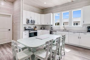 Fridge, microwave, oven, stovetop - 167 Seven Palms,  Set Sail Waterfront House: Pool, Hot Tub & Fishing! (Fulton)