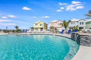 Pool - Fishtastic! Waterfront,Community Pool,Walk to Bars, Restaurants and Pier! (Rockport)