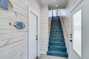 Interior - Fishtastic! Waterfront,Community Pool,Walk to Bars, Restaurants and Pier! (Rockport)