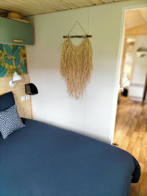 2 slaapkamers, een bureau, reisbedje, gratis wifi