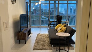 Comfort Condo | Living area - 151 Dan Leckie Way (Toronto)