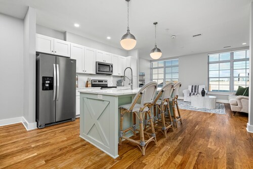 Downtown Dream - Brand new 2/2 over Target in Downtown Auburn