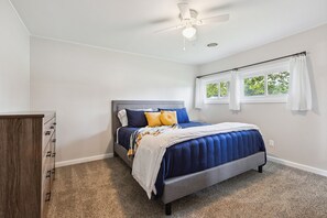 3 bedrooms, iron/ironing board, WiFi, bed sheets