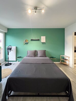 1 chambre, fer et planche à repasser, Wi-Fi, draps fournis