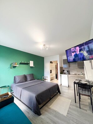 1 chambre, fer et planche à repasser, Wi-Fi, draps fournis