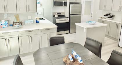 New Beach & Bay Retreat Full of Amenities!