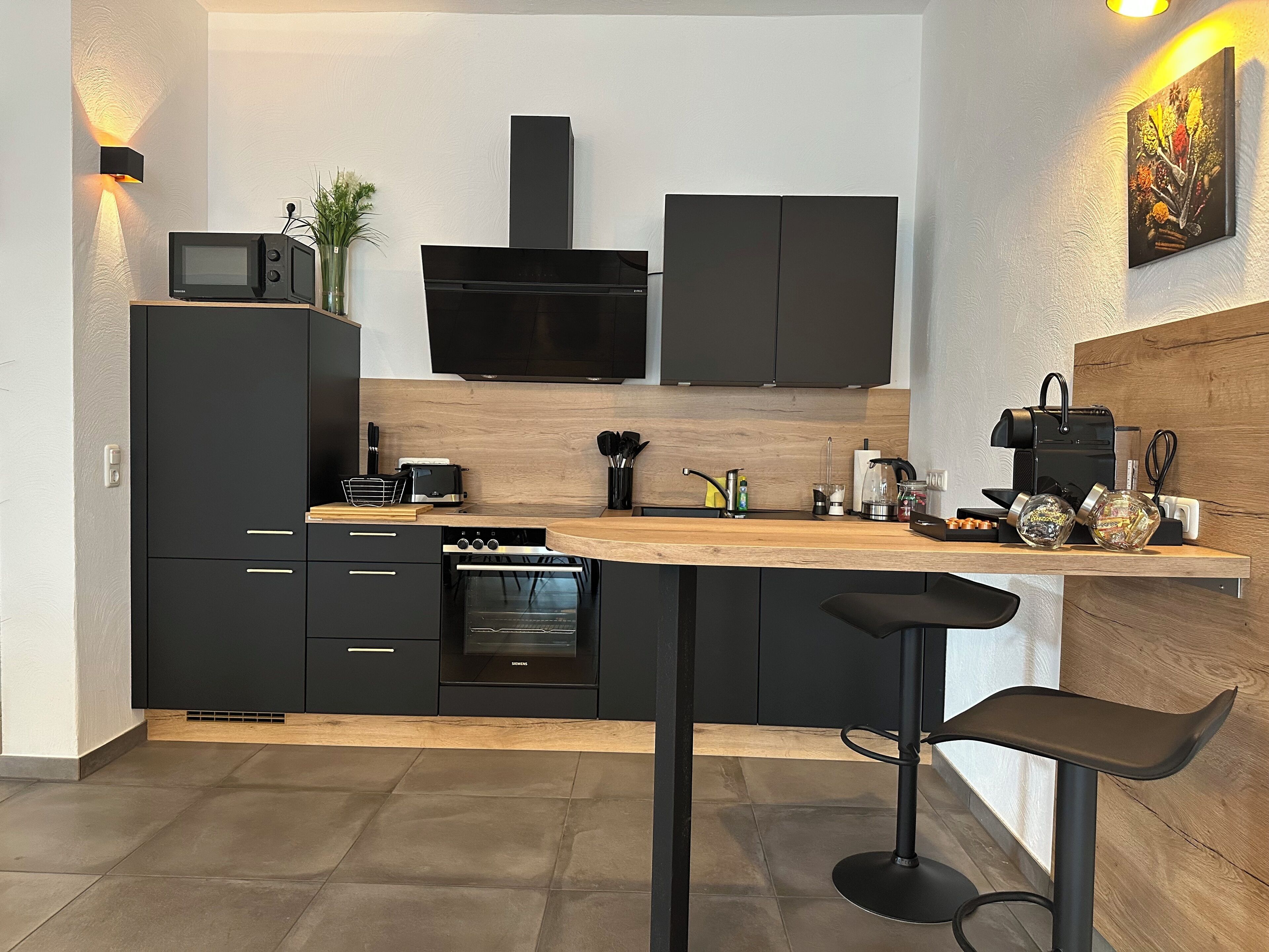 Frigorifero, microonde, forno, piano cottura