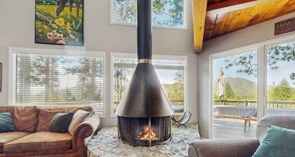 Lakeside Serenity with Vintage Charm & Modern Comfort – Bass Lake, CA