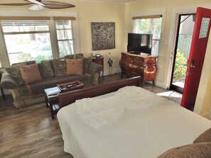 Ferienhaus, 1 Queen-Bett und Schlafsofa, Kamin, Gartenblick | 1 Schlafzimmer, individuell dekoriert, individuell eingerichtet