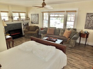 Ferienhaus, 1 Queen-Bett und Schlafsofa, Kamin, Gartenblick | 1 Schlafzimmer, individuell dekoriert, individuell eingerichtet