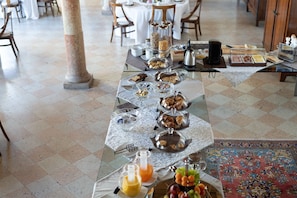 Petit déjeuner buffet compris tous les jours