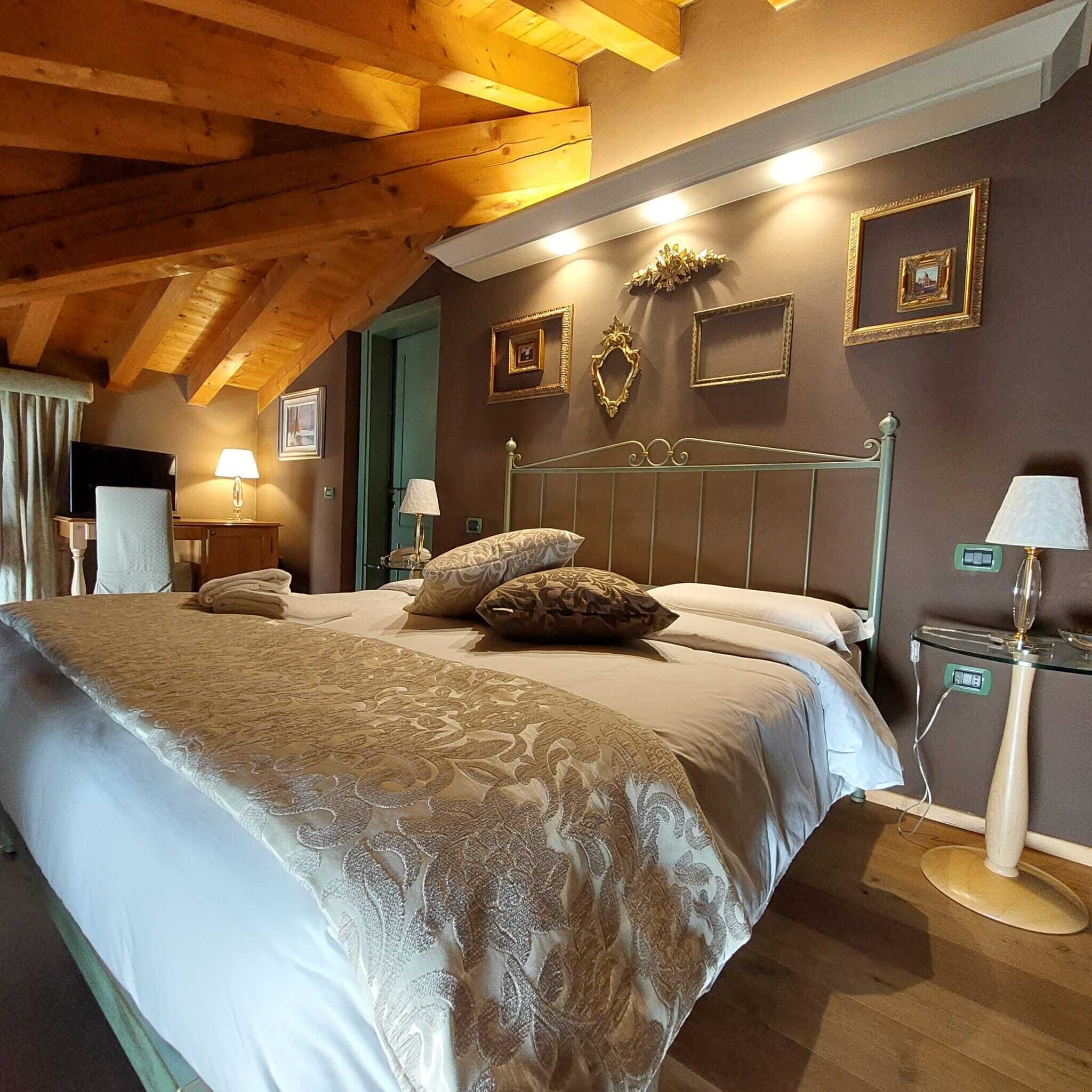 スタンダード ダブルまたはツインルーム | ミニバー、セーフティボックス (室内)、客室ごとに異なるインテリア、デスク