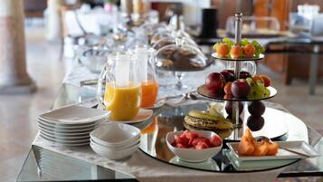 Colazione a buffet inclusa, servita tutte le mattine