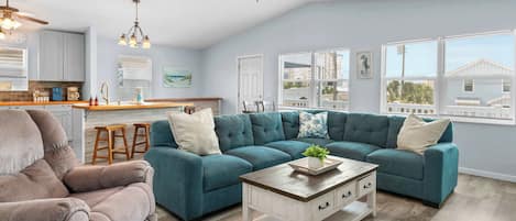 Maison, plusieurs lits, patio, vue jardin (Beach Time) | Coin séjour