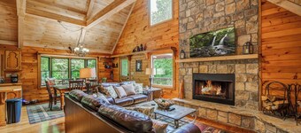 Bear Track Falls Retreat Mtn. Getaway!