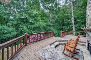 Property grounds - Bear Track Falls Retreat Mtn. Getaway! (Blue Ridge)