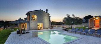 Villa with pool, sauna and fitness