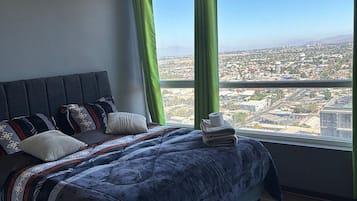 Iron/ironing board, free WiFi