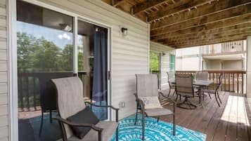 Appartement, Meerdere bedden, balkon, uitzicht op bergen (Best of Branson) | Terras