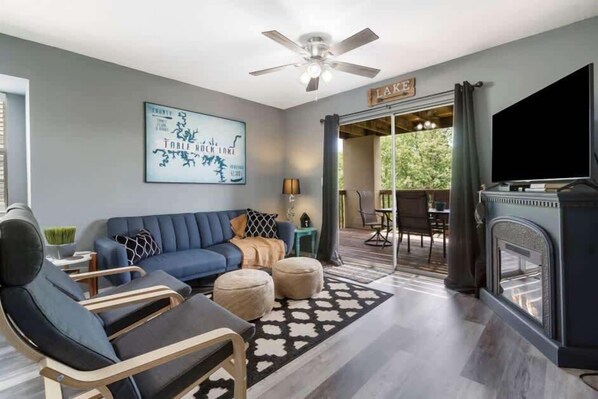 Condo, Multiple Beds, Balcony, Mountain View (Best of Branson) | Living area | 42-inch flat-screen TV with digital channels, fireplace