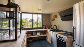 Réfrigérateur, micro-ondes, four, lave-vaisselle