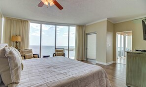 2 bedrooms, desk, free WiFi, bed sheets