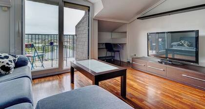 Lumineux penthouse avec terrasse | Vues | IrĂșn, IR Property Management