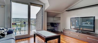 Lumineux penthouse avec terrasse | Vues | IrĂșn, IR Property Management