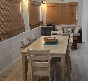 Dining - Relaxed Coastal Living in the Heart of the Outer Banks (Kill Devil Hills)