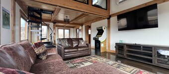 The Fox Den on Ennis Lake