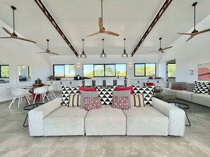 Smart TV, fireplace, foosball, books - Ocean Front Villa in Boca Chica! (Boca Chica)