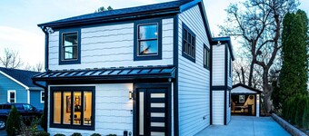 Gatsby Theme Near Downtown w Game Room, EV Charger