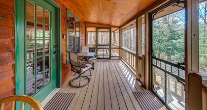 Blueridge Bunk House Wrap-around Deck!