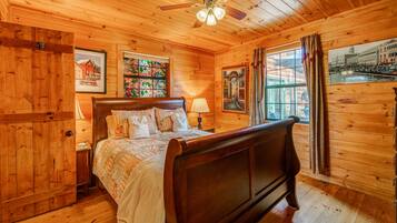 Kabin, Beberapa Tempat Tidur, patio, pemandangan gunung (Blueridge Bunk House) | 3 kamar tidur dan didekorasi berbeda-beda