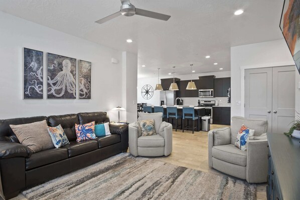 Condo, Multiple Beds, Patio, Mountain View (By the Sea) | Living area