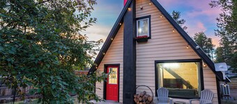 8 Minutes to Glacier National Park A-Frame With Hot Tub