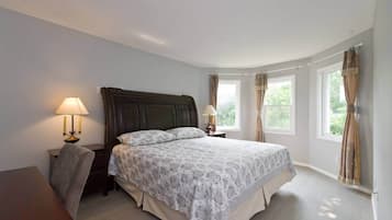 4 bedrooms, iron/ironing board, free WiFi, bed sheets