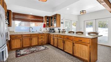 Cabin, Multiple Beds, Patio, Mountain View (CC Cabin) | Private kitchen | Fridge, microwave, oven, stovetop