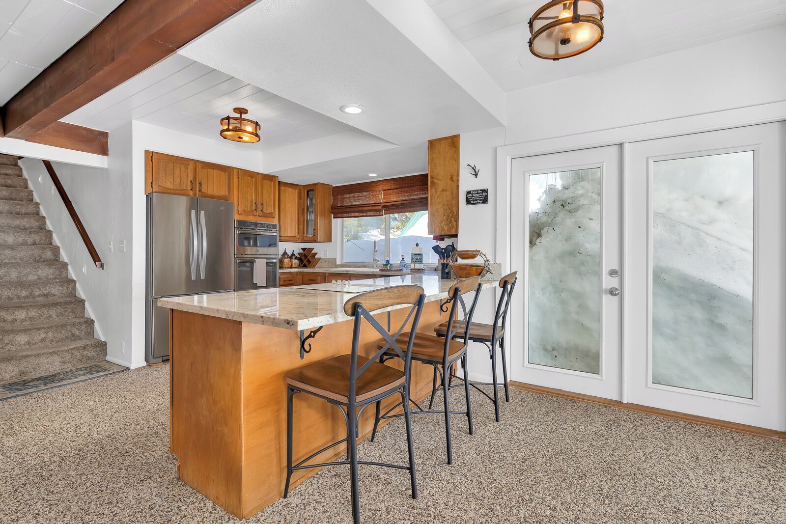 Cabaña, varias camas, patio, vista a la montaña (CC Cabin) | Cocina privada | Refrigerador, microondas, horno y parrilla de estufa 