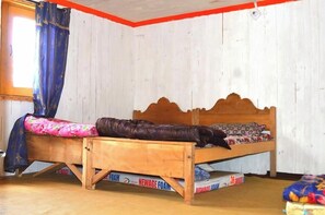 Standard Double Room | Soundproofing, iron/ironing board, free WiFi - Popeye Guest House (Arang Kel)