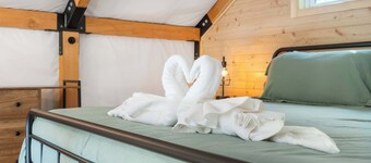 Cedar Creek - Glamping in the Ozarks!